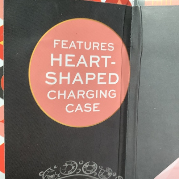 F.A.O Schwarz Music Love Earbuds. - Picture 9 of 9